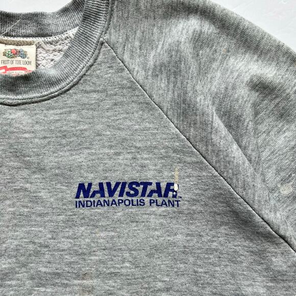 Vintage Distressed Gray Navistar Indianapolis Plant Raglan Crewneck Sweatshirt L - Picture 4 of 16